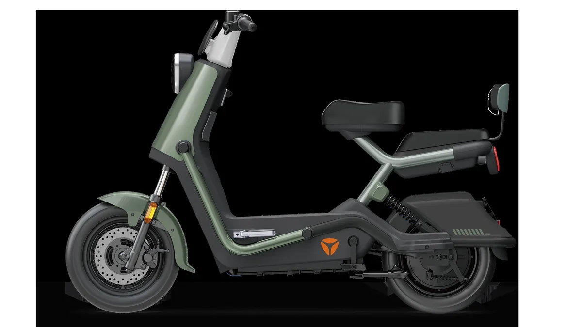 Scooter elétrica urbana com banco e suspensão
